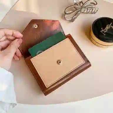 妙迪 小众设计拼接撞色时尚百搭小巧精致 合成革 钱包钱夹卡包多卡位折叠短款零钱包手拿包 常规 女款 拿铁千层雪