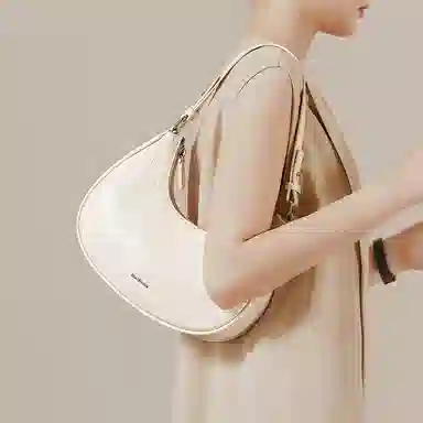 妙迪 高级感小众时尚简约百搭精致少女新月包月牙腋下包 小鹿压印牛皮 手提单肩斜挎包 常规 女款 奶昔白