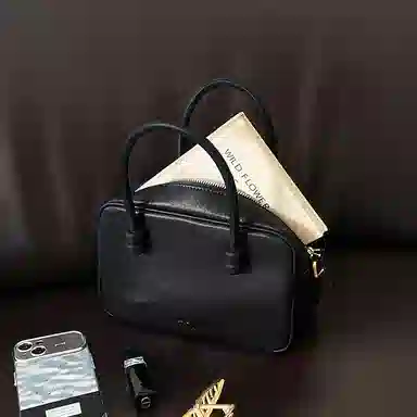 妙迪 小众设计时尚百搭精致少女上班通勤植鞣皮保龄球包学院风波士顿枕头包 牛皮 手提单肩斜挎包 常规 女款 奶昔白/曜石黑