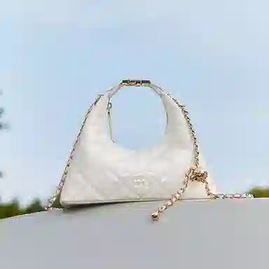 妙迪 小香风菱格链条包高级感时尚精致少女约会派对简约百搭饺子月牙包饭盒包 牛皮 单肩斜挎手提包 小号 女款 奶昔白