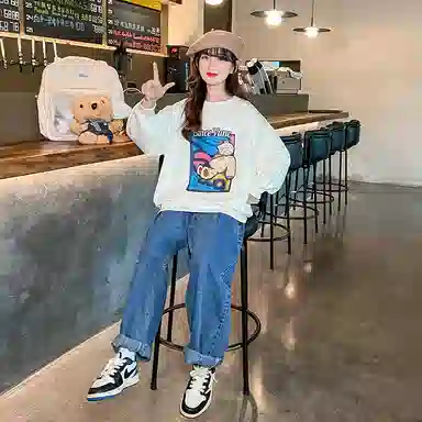 迷乐童堡 童装 字母小熊图案印花圆领休闲卫衣 女童