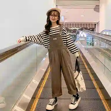 迷乐童堡 童装 条纹圆领长袖上衣直筒背带裤休闲运动套装 女童