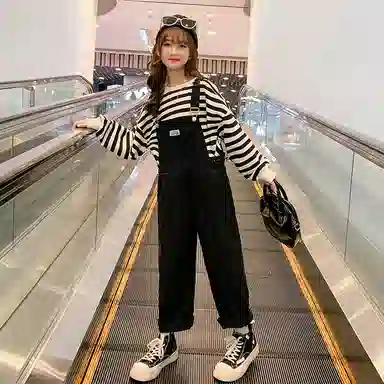 迷乐童堡 童装 条纹圆领长袖上衣直筒背带裤休闲运动套装 女童