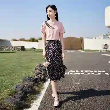 XIANGYING T