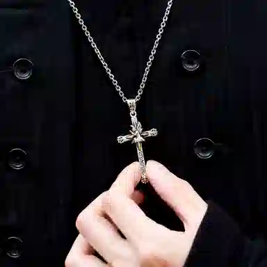 925