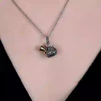 925