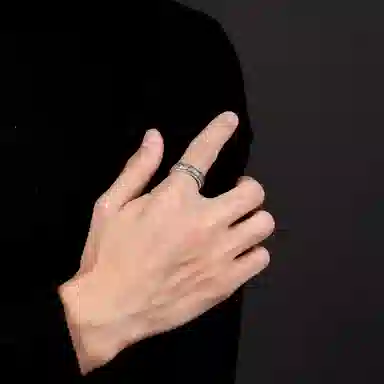 S925