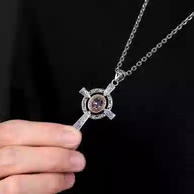 925