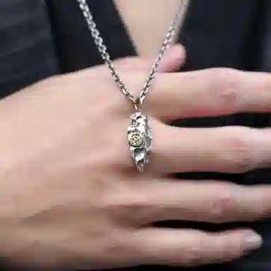925