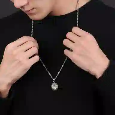 925