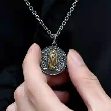 925