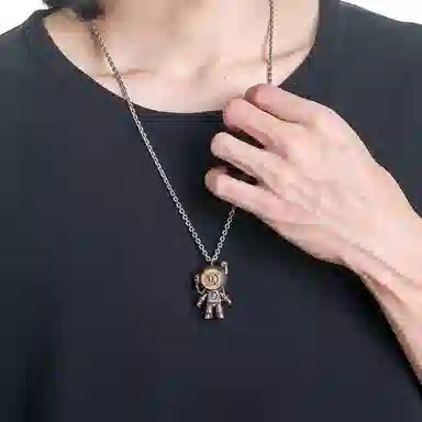 925