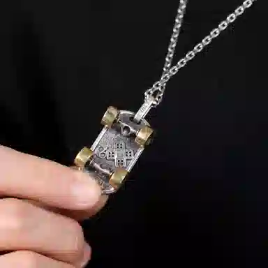 925