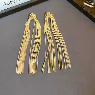 925
