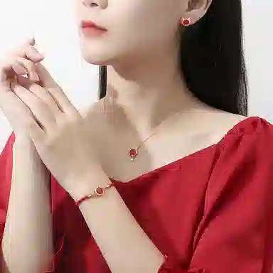 S925