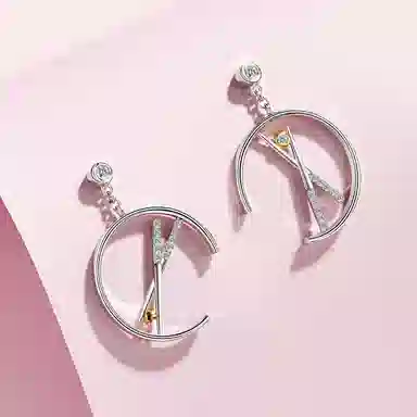 925