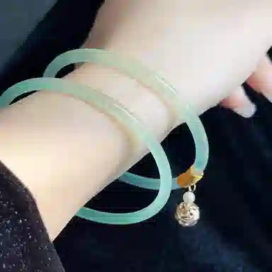 琳琯瑛 祥纹春水绿叮当镯一对带可爱铃铛 合金 玉石手镯 女款 玉髓