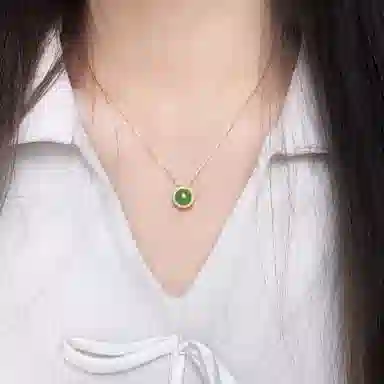 925