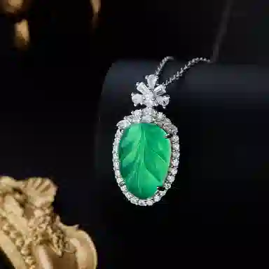 琳琯瑛 新中式国风气质小众设计款木纳色甜绿小叶子 玉髓 玉石吊坠 女款