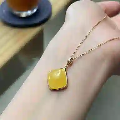 琳琯瑛 新中式国风小众设计高级感轻奢气质四方平安牌吊坠 蜜蜡 项链 女款