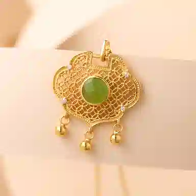 925