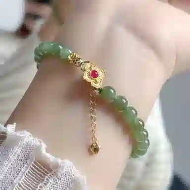925