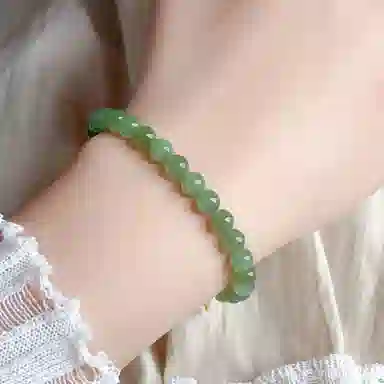 925