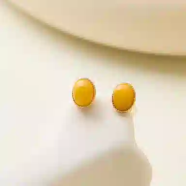 925