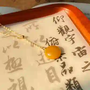 琳琯瑛 新中式国风国潮月食半球 气质古风 蜜蜡 名贵玉石吊坠 女款