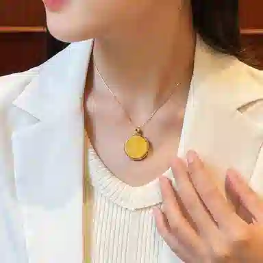 琳琯瑛 新中式国风小众设计高级感轻奢气质平安无事牌吊坠 蜜蜡 项链 女款