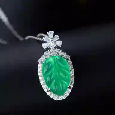 琳琯瑛 新中式国风气质小众设计款木纳色甜绿小叶子 玉髓 玉石吊坠 女款