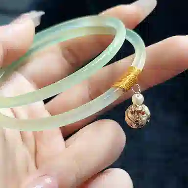 琳琯瑛 祥纹春水绿叮当镯一对带可爱铃铛 合金 玉石手镯 女款 玉髓