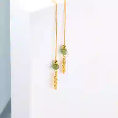925