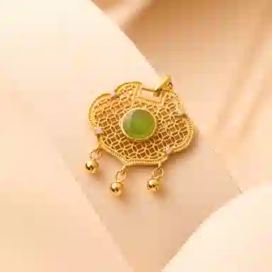 925