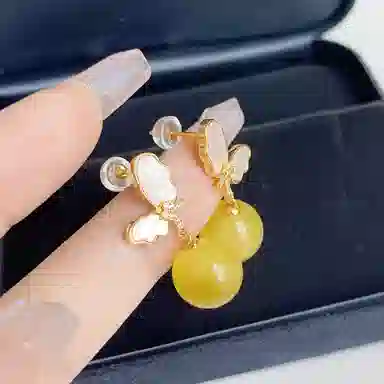 琳琯瑛 中式国风圆珠一对蝴蝶款气质宫廷古典 贝壳蜜蜡 玉石耳钉 女款 琥珀蜜蜡 礼物