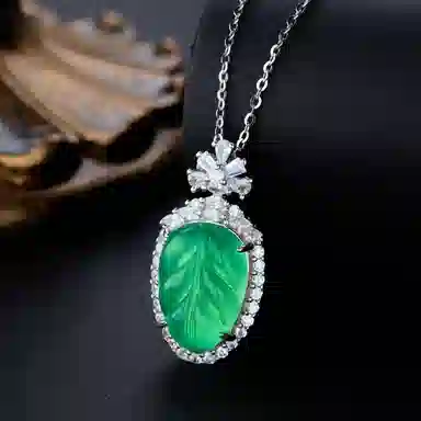 琳琯瑛 新中式国风气质小众设计款木纳色甜绿小叶子 玉髓 玉石吊坠 女款