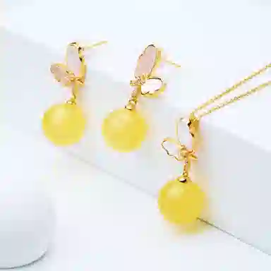 925