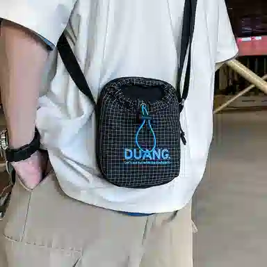 韩版抽绳轻便小众时尚个性 尼龙 手机包 常规 男女同款情侣款 多色