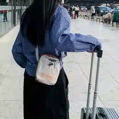 韩版抽绳轻便小众时尚个性 尼龙 手机包 常规 男女同款情侣款 多色