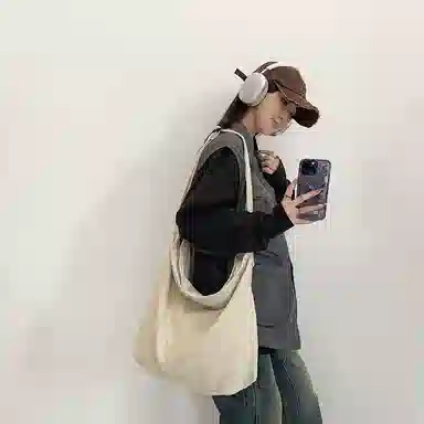 Morellybear Canvas Shoulder Bag