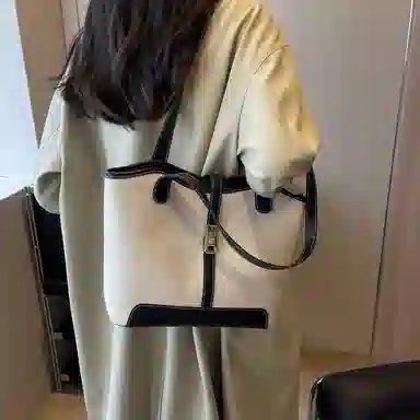 morellybear Tote
