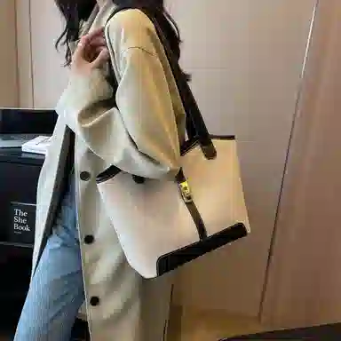 morellybear Tote