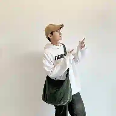 Morellybear Canvas Shoulder Bag