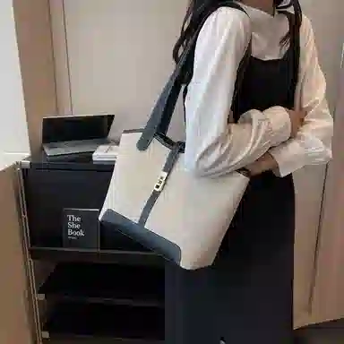 morellybear Tote