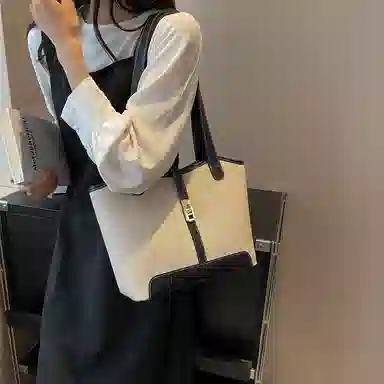 morellybear Tote
