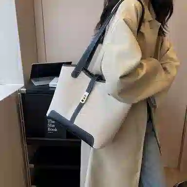 morellybear Tote