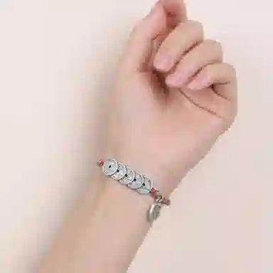 999