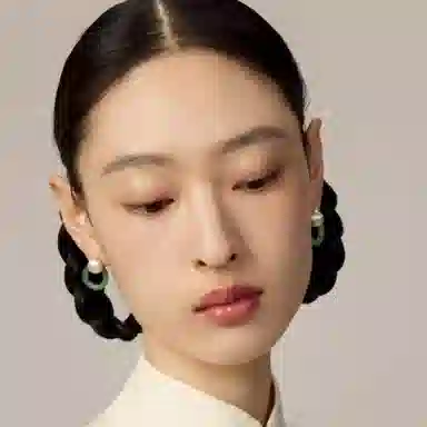 百年传琪 葫芦玉圈 玉髓 耳钉 女款