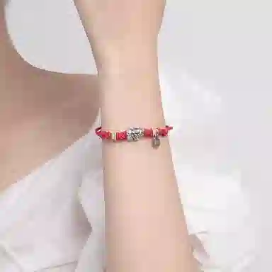 999