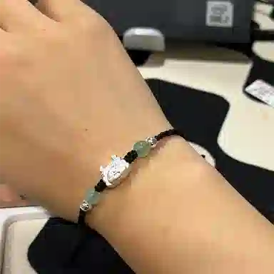 999